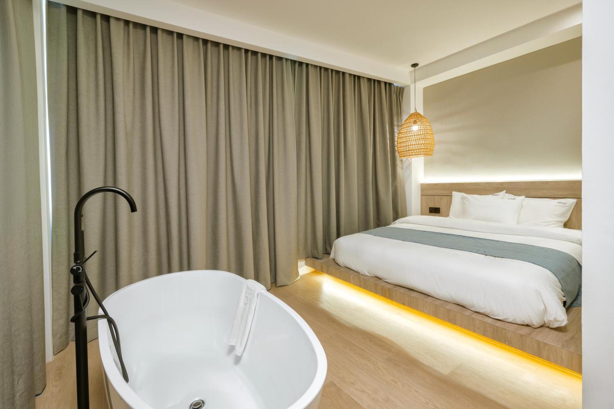 Theatre Hotel Kuching Esterno foto