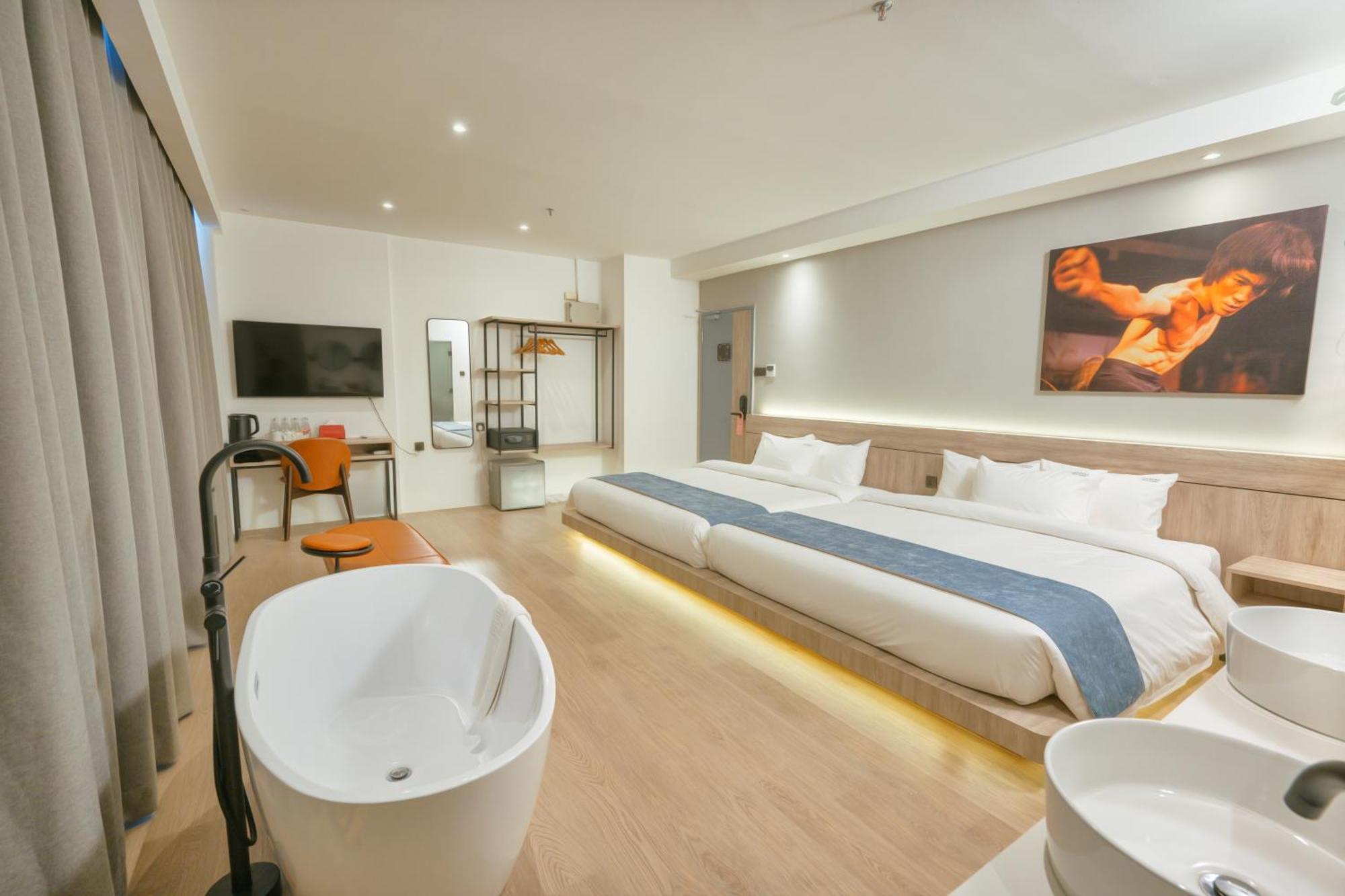 Theatre Hotel Kuching Esterno foto