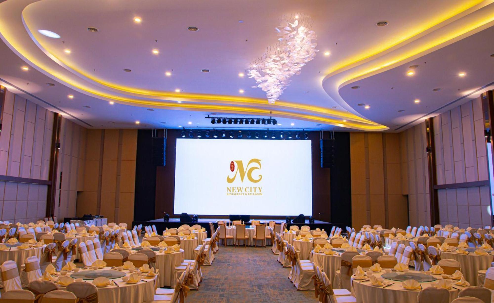 Theatre Hotel Kuching Esterno foto