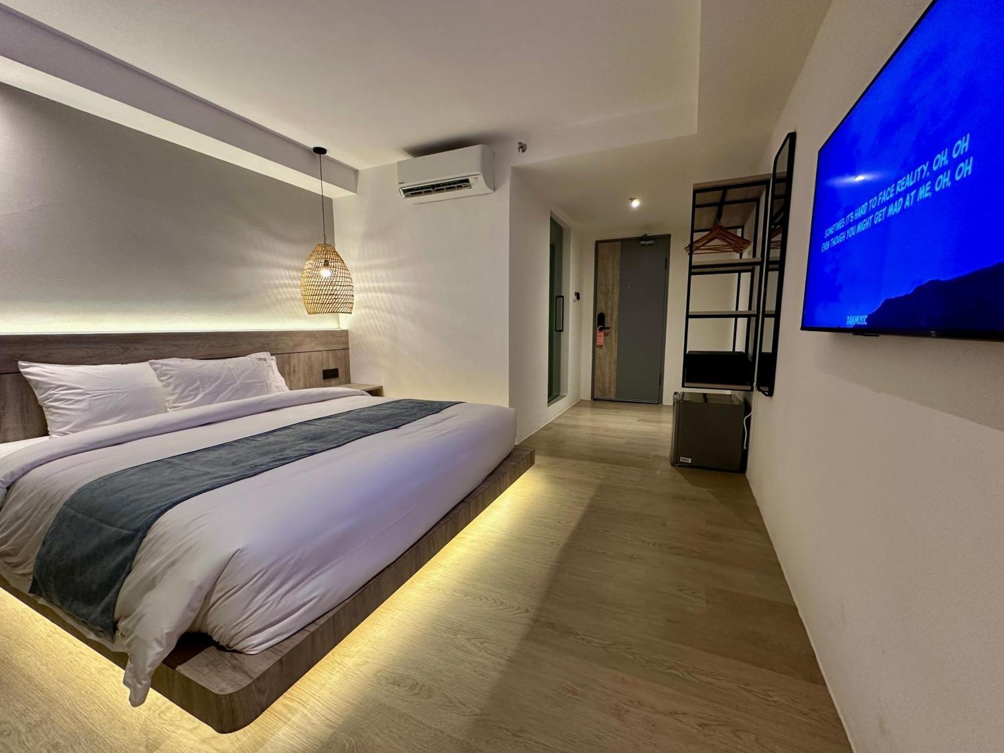Theatre Hotel Kuching Esterno foto